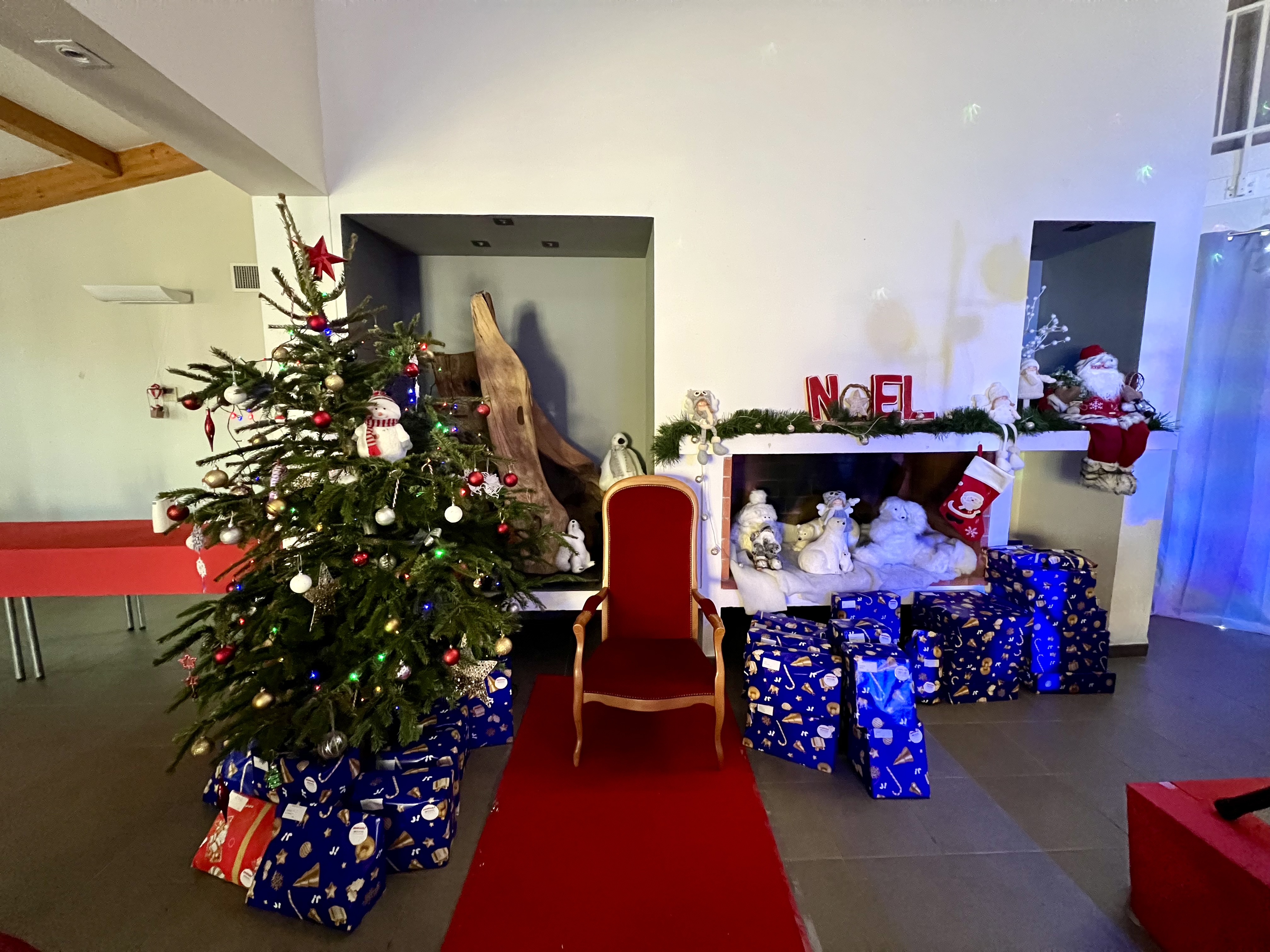 Un Arbre de Noël magique à Serra di Ferro !